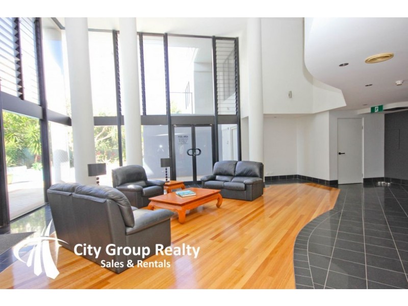 17 Peak Avenue, Main Beach QLD 4217