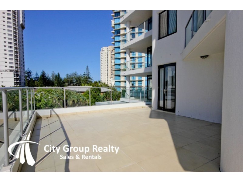 17 Peak Avenue, Main Beach QLD 4217