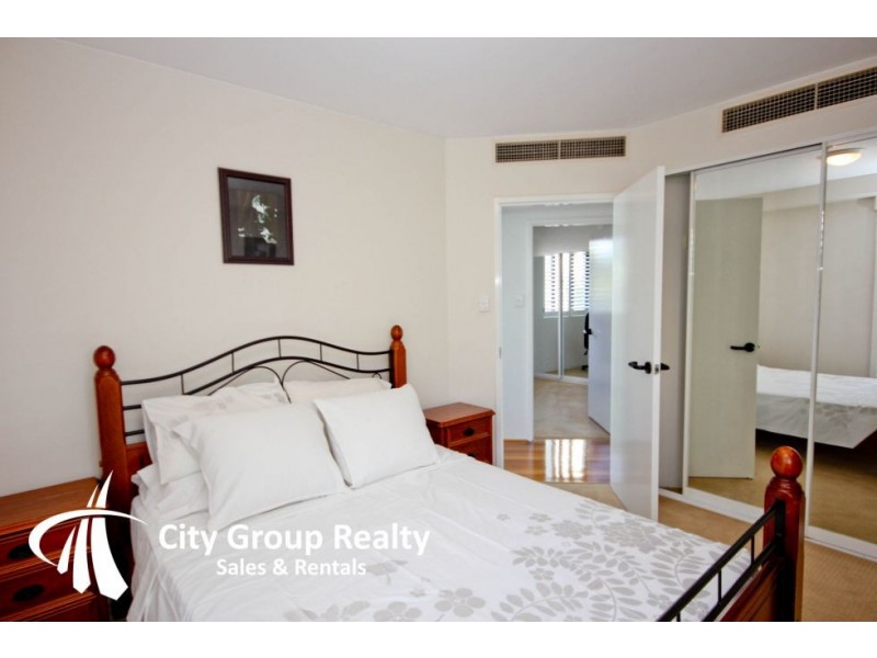 17 Peak Avenue, Main Beach QLD 4217