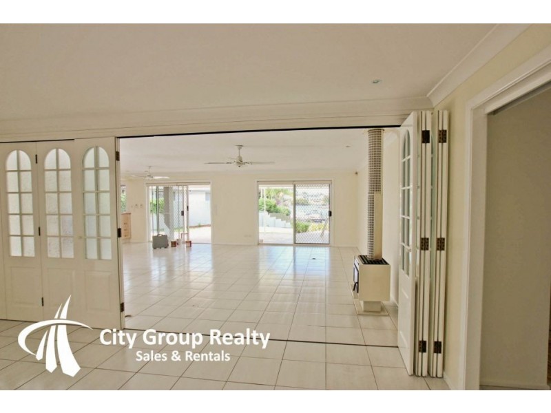 40 Cypress Drive, Broadbeach Waters QLD 4218
