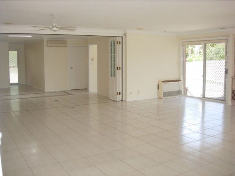 40 Cypress Drive, Broadbeach Waters QLD 4218