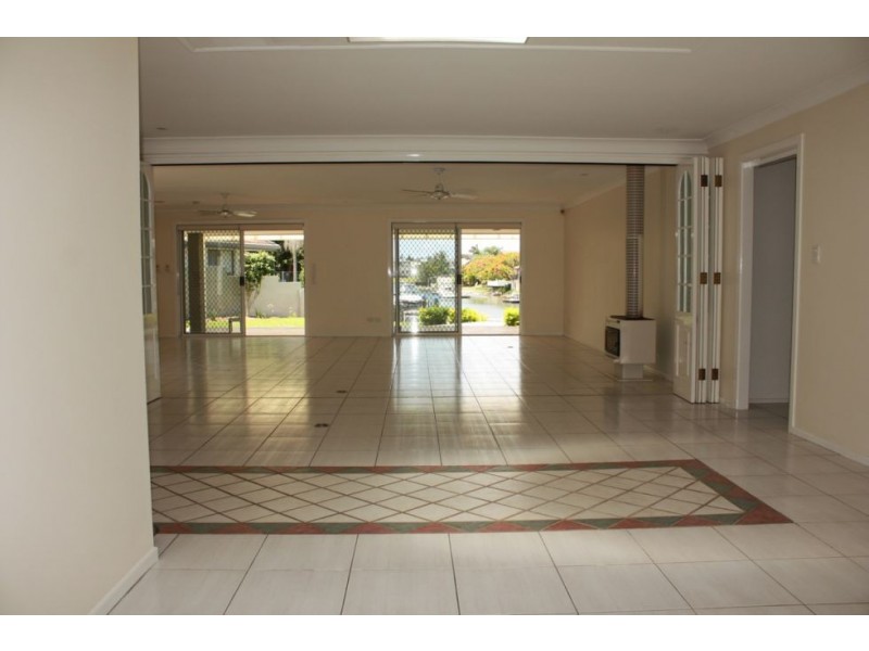 40 Cypress Drive, Broadbeach Waters QLD 4218