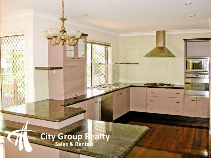 24 Gibraltar Dr, Isle Of Capri QLD 4217