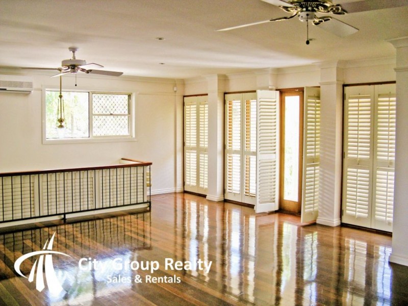 24 Gibraltar Dr, Isle Of Capri QLD 4217