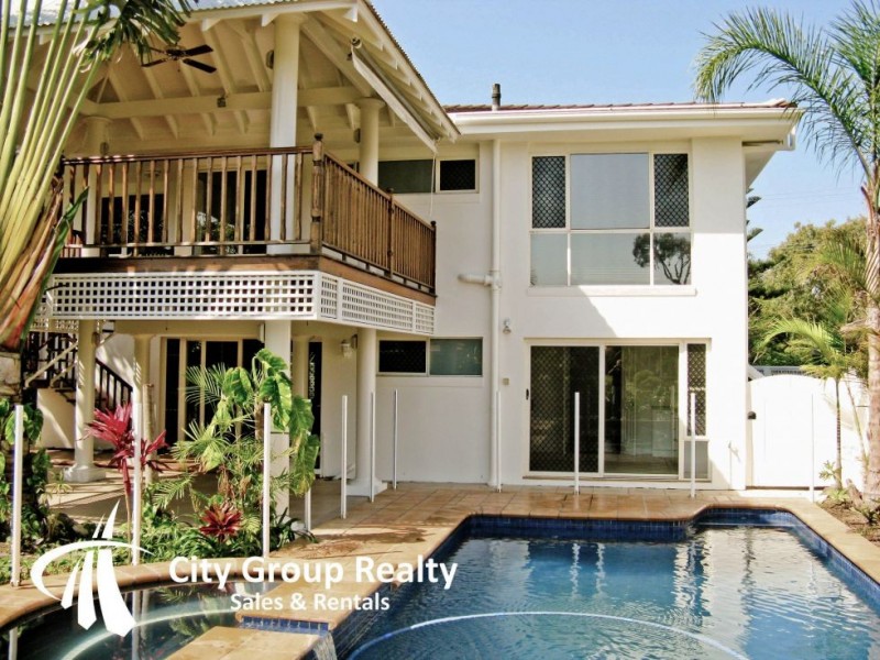 24 Gibraltar Dr, Isle Of Capri QLD 4217