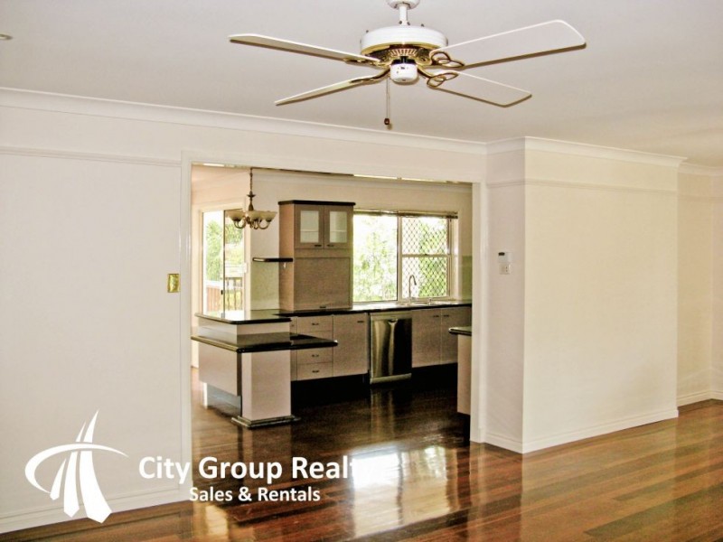 24 Gibraltar Dr, Isle Of Capri QLD 4217