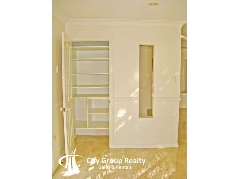 24 Gibraltar Dr, Isle Of Capri QLD 4217