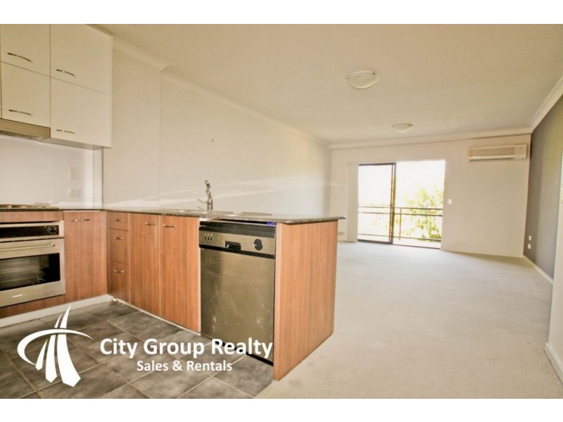 2 Geraldton Drive, Varsity Lakes QLD 4227