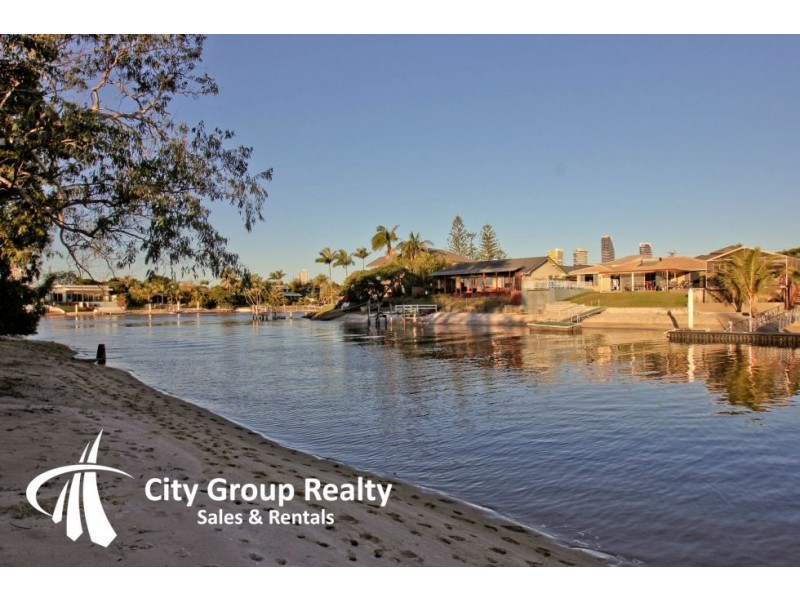 22 Beverly Cres, Broadbeach Waters QLD 4218