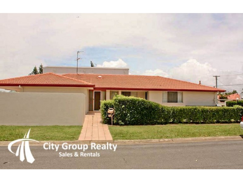 22 Beverly Cres, Broadbeach Waters QLD 4218