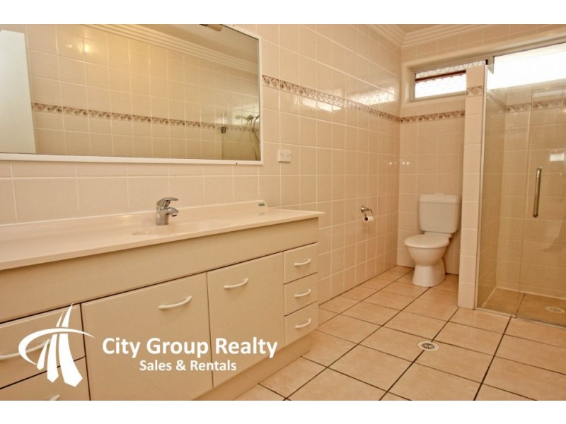 22 Beverly Cres, Broadbeach Waters QLD 4218