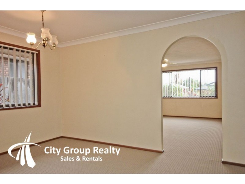 18 Redleaf Court, Burleigh Waters QLD 4220