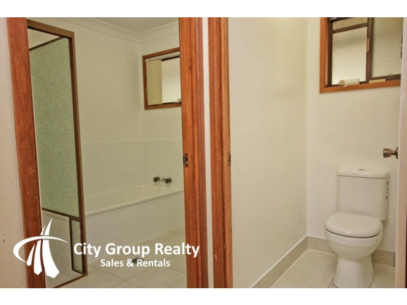 18 Redleaf Court, Burleigh Waters QLD 4220