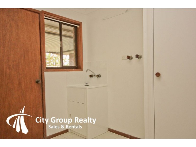 18 Redleaf Court, Burleigh Waters QLD 4220