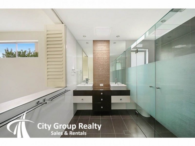 Broadbeach Waters QLD 4218