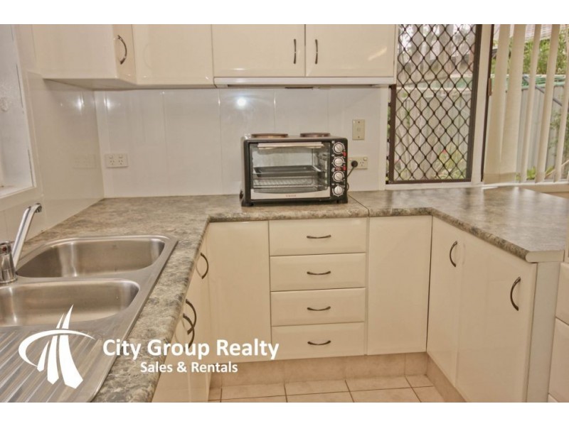 7 Brampton Court, Mermaid Waters QLD 4218