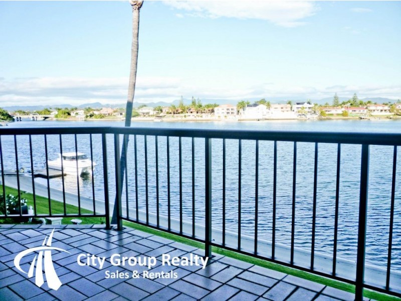 33 Duet Drive, Mermaid Waters QLD 4218