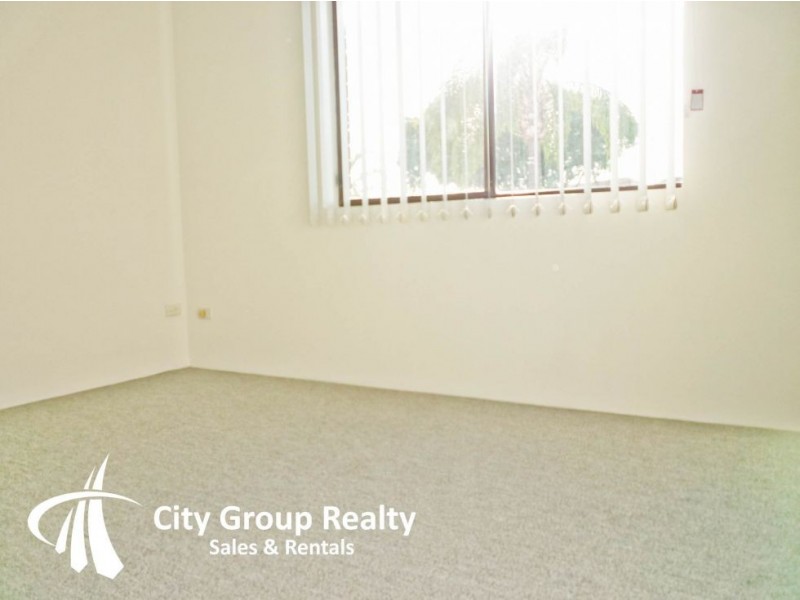 33 Duet Drive, Mermaid Waters QLD 4218