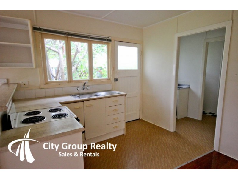 1/82 Eugaree Street, Southport QLD 4215