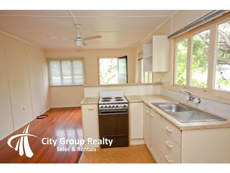 1/82 Eugaree Street, Southport QLD 4215