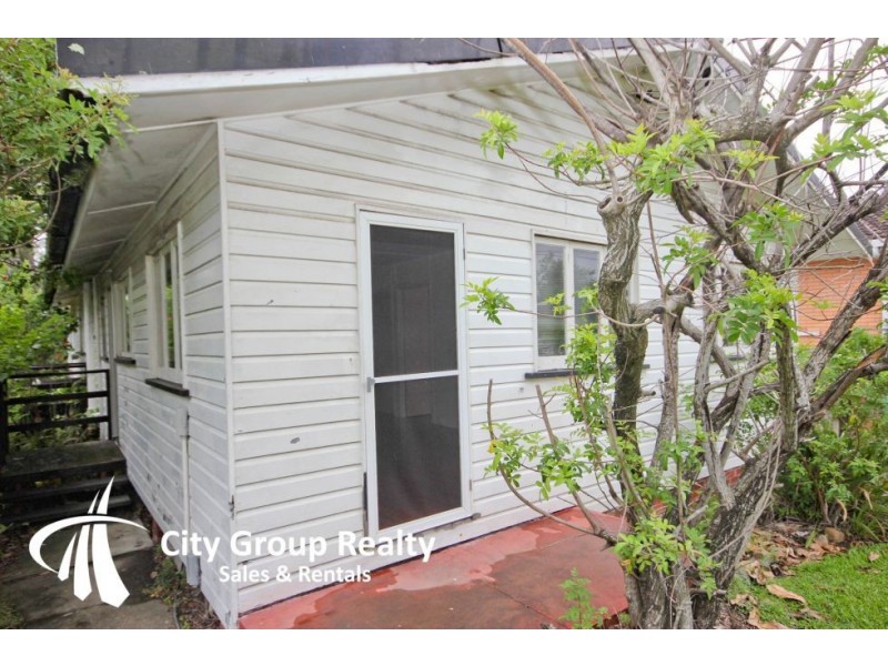 1/82 Eugaree Street, Southport QLD 4215