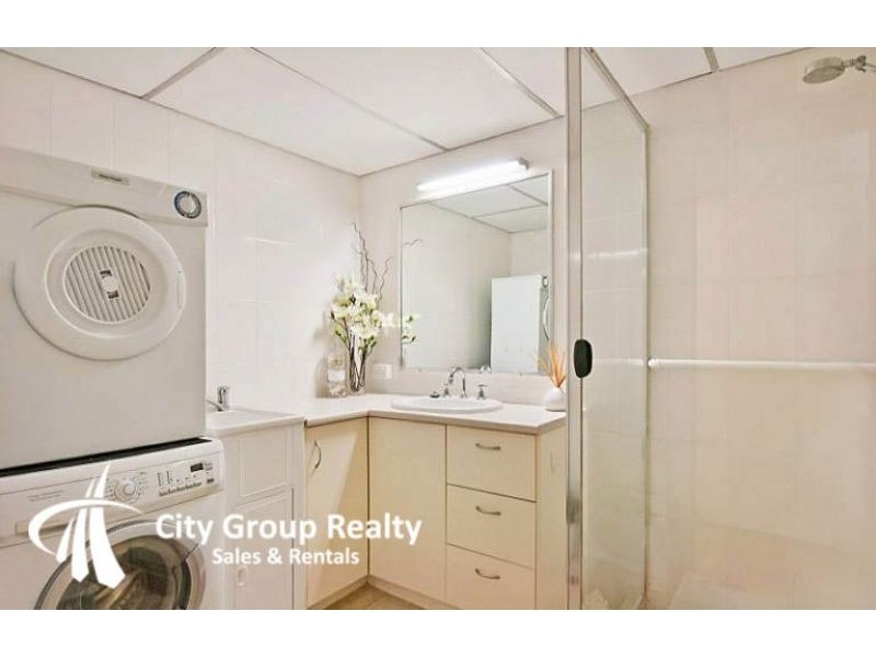 2 Federation Avenue, Broadbeach QLD 4218