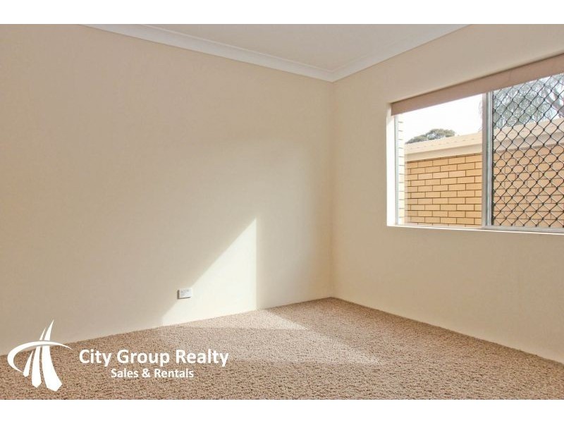 19 Sonia Street, Mermaid Waters QLD 4218