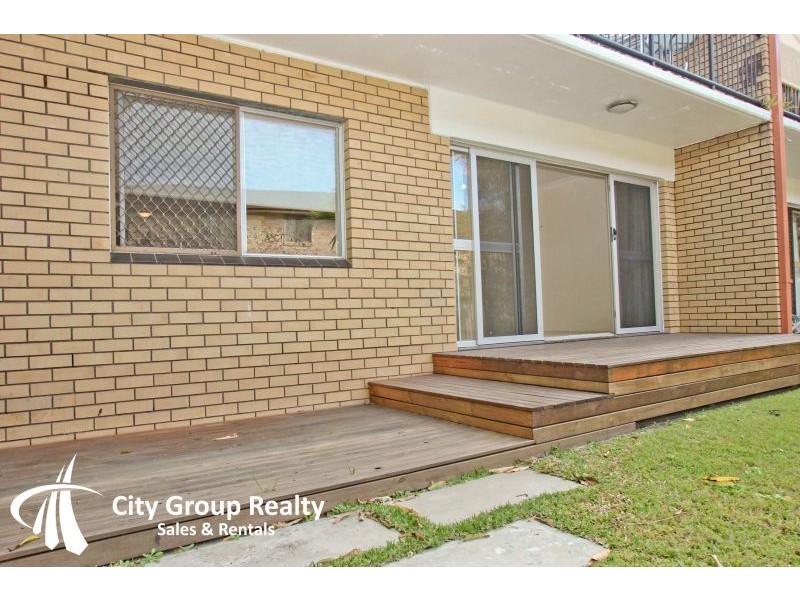 19 Sonia Street, Mermaid Waters QLD 4218