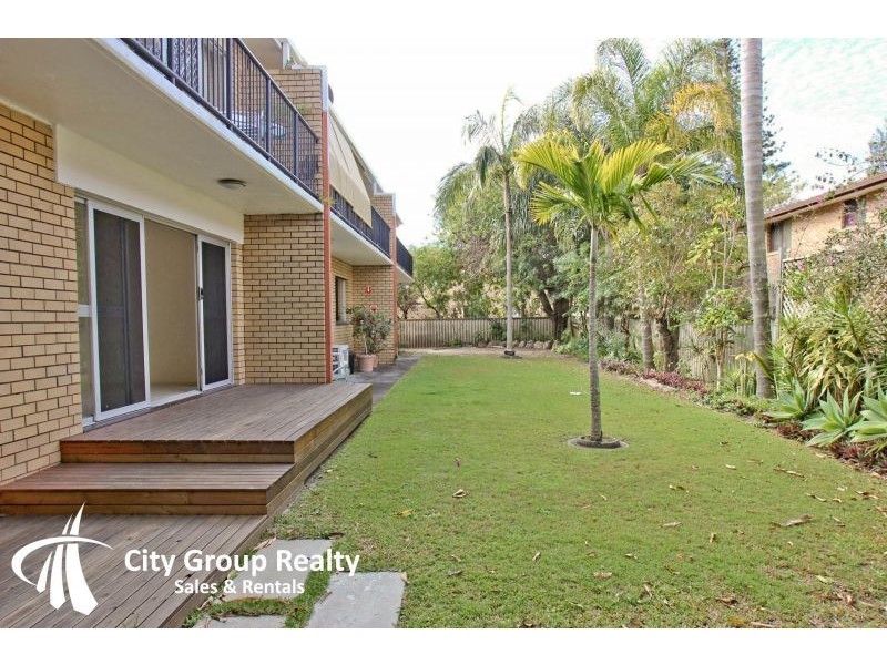 19 Sonia Street, Mermaid Waters QLD 4218