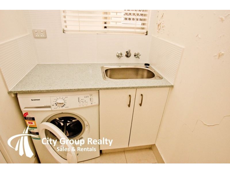 192 Ferny Avenue, Surfers Paradise QLD 4217