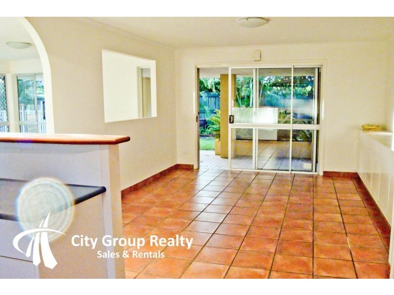 Broadbeach Waters QLD 4218