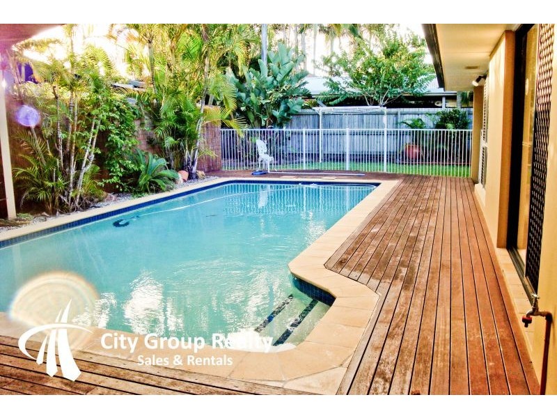 Broadbeach Waters QLD 4218