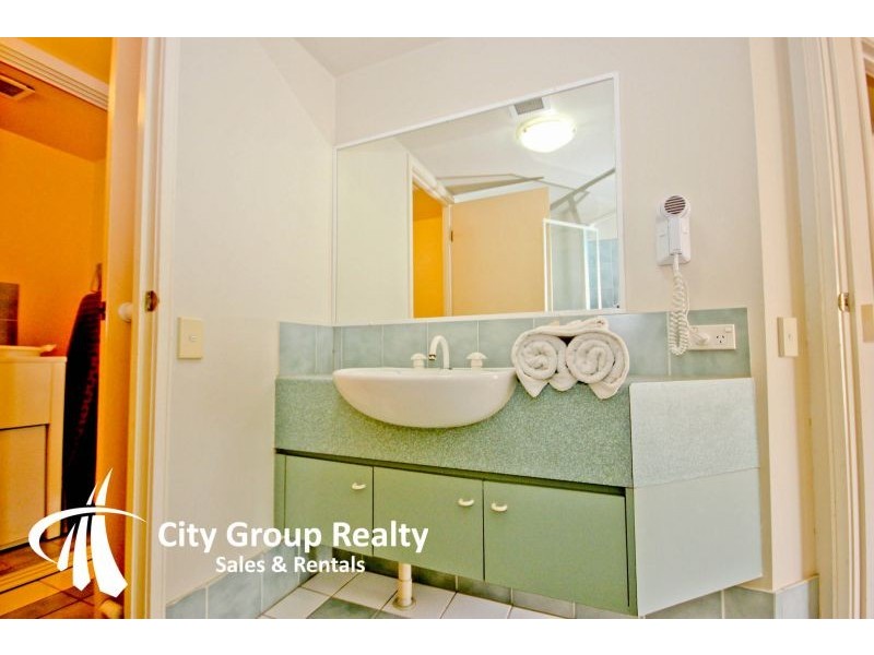 76/10 Alexandra Ave, Broadbeach QLD 4218