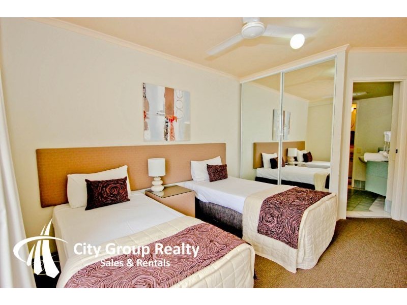 76/10 Alexandra Ave, Broadbeach QLD 4218