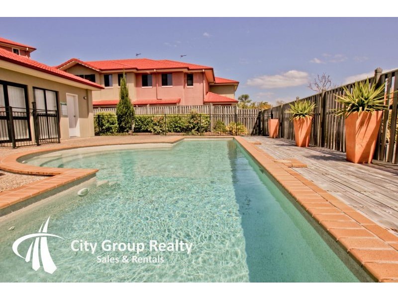 2 Geraldton Drive, Varsity Lakes QLD 4227