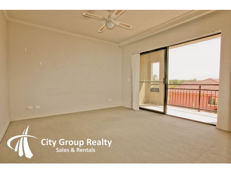 2 Geraldton Drive, Varsity Lakes QLD 4227