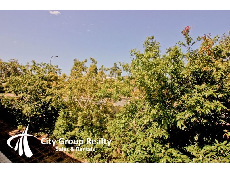 2 Geraldton Drive, Varsity Lakes QLD 4227