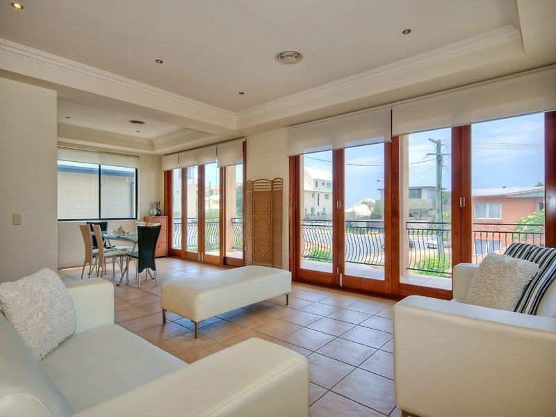 14 Fraser Avenue, Mermaid Beach QLD 4218