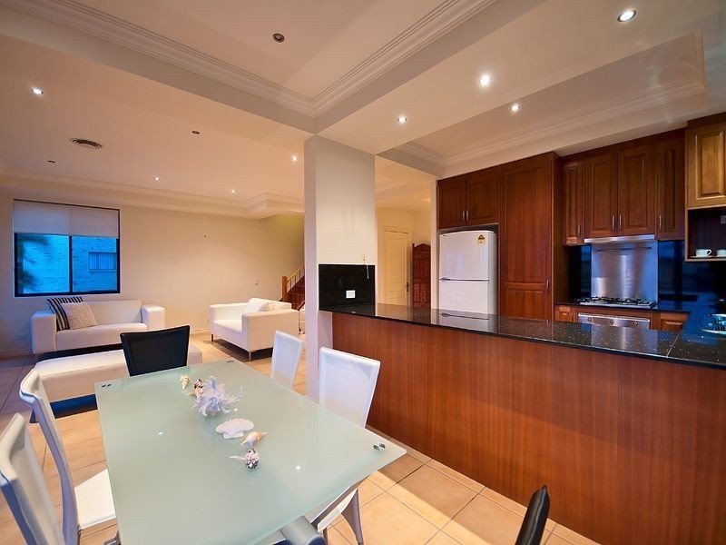 14 Fraser Avenue, Mermaid Beach QLD 4218