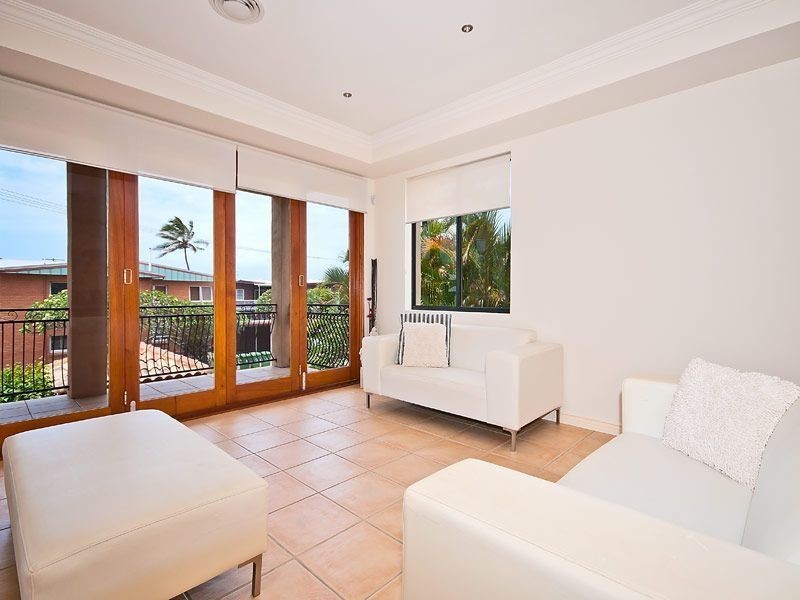 14 Fraser Avenue, Mermaid Beach QLD 4218