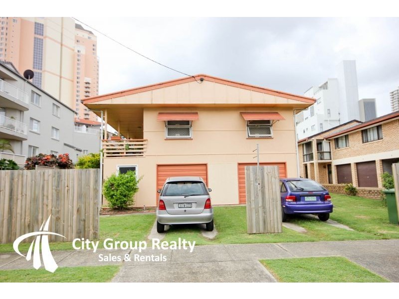 2/13 Jubilee Avenue, Broadbeach QLD 4218