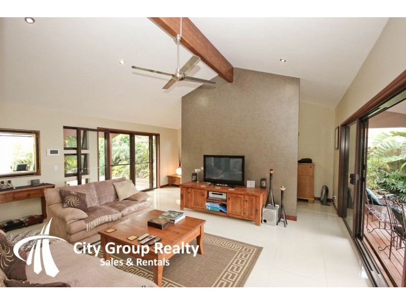 5 Long Island Ct, Mermaid Waters QLD 4218