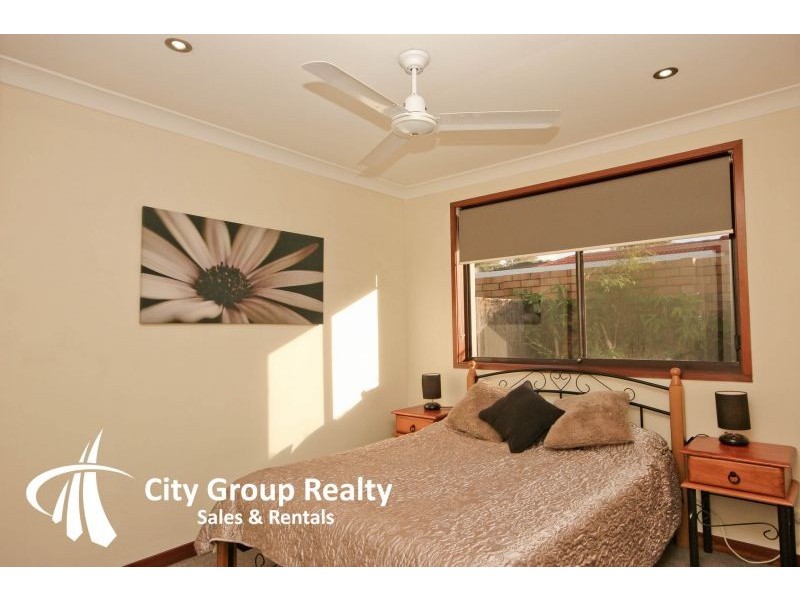 5 Long Island Ct, Mermaid Waters QLD 4218