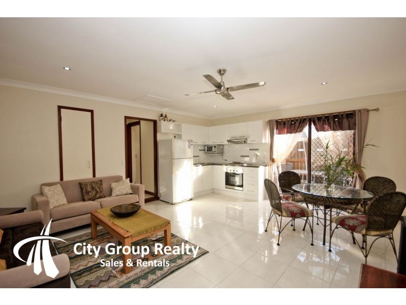 5 Long Island Ct, Mermaid Waters QLD 4218