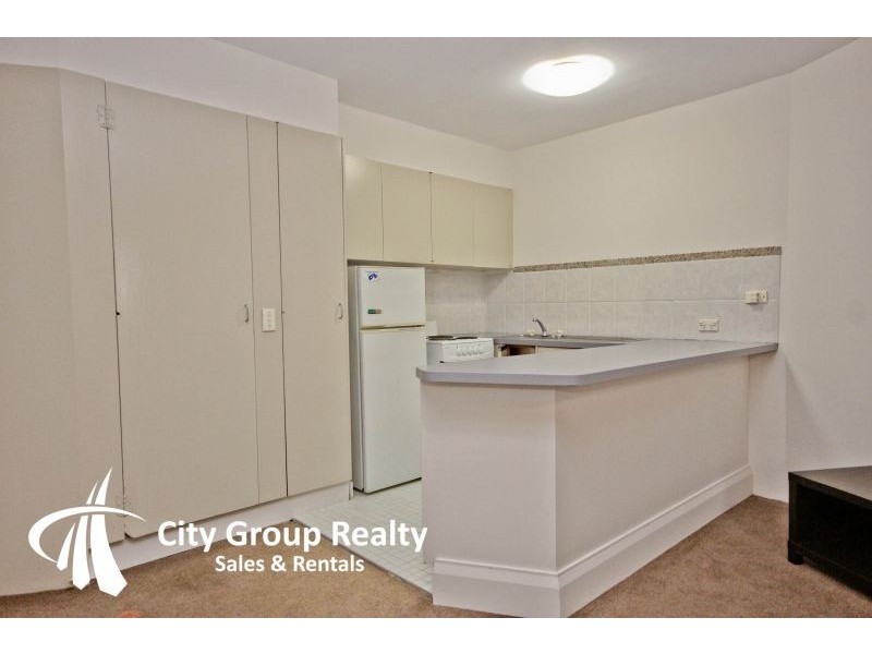 8 Trickett Street, Surfers Paradise QLD 4217