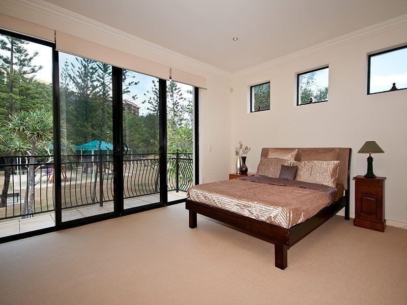14 Fraser Avenue, Miami QLD 4220