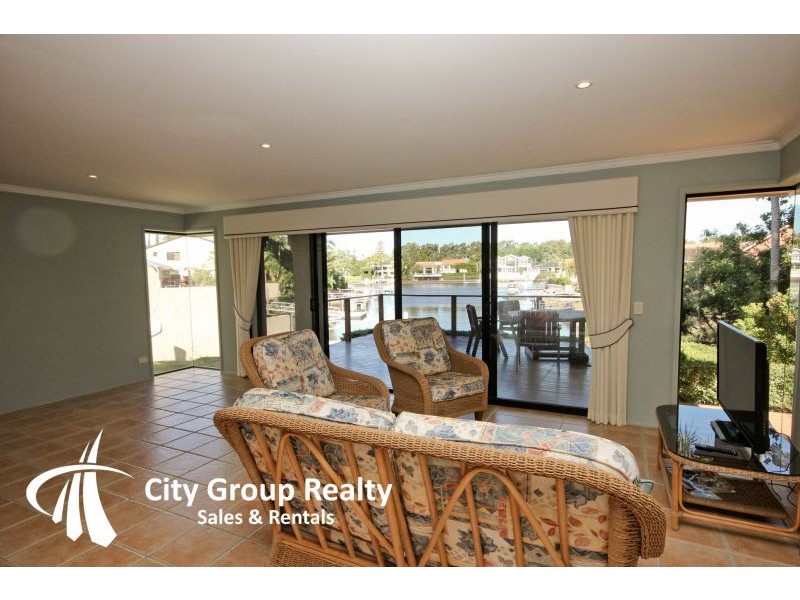 70 Boomerang Cr, Sorrento QLD 4217