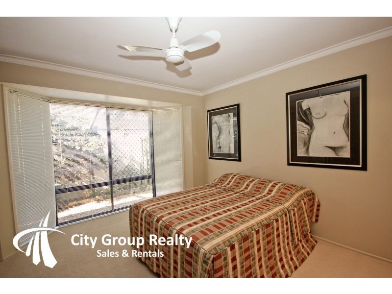 70 Boomerang Cr, Sorrento QLD 4217