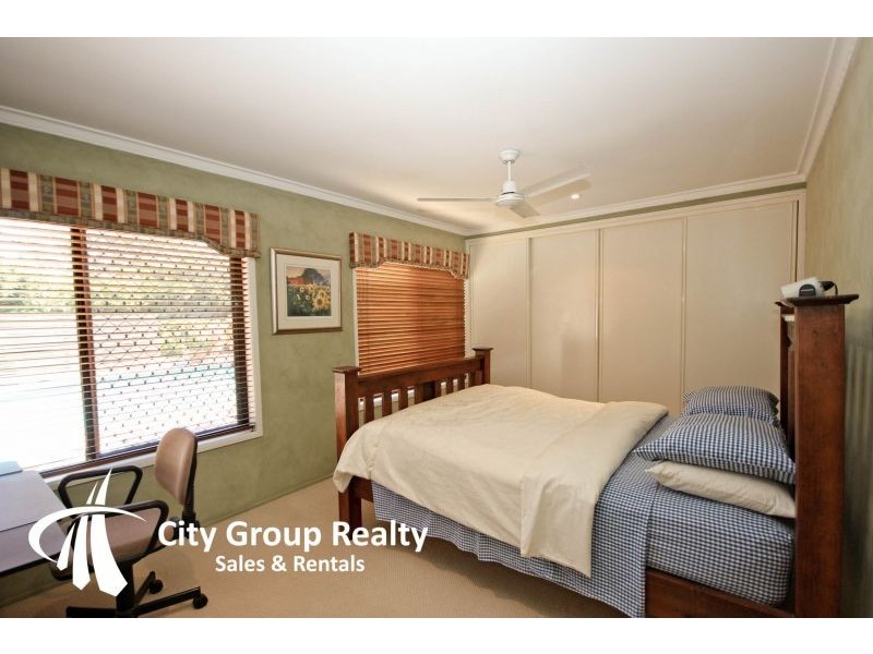 70 Boomerang Cr, Sorrento QLD 4217