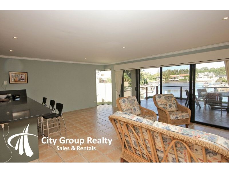 70 Boomerang Cr, Sorrento QLD 4217